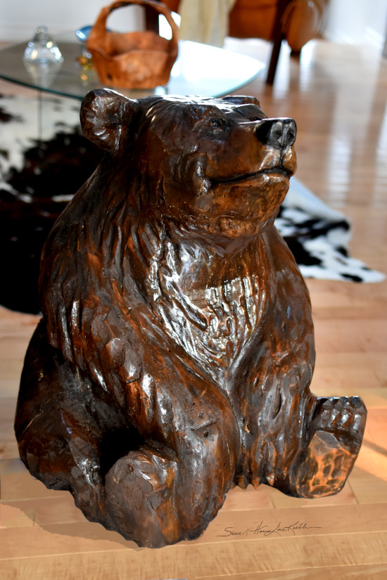 chainsaw bear carving